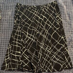 liz & co. Black and White Graphic A-Line Skirt